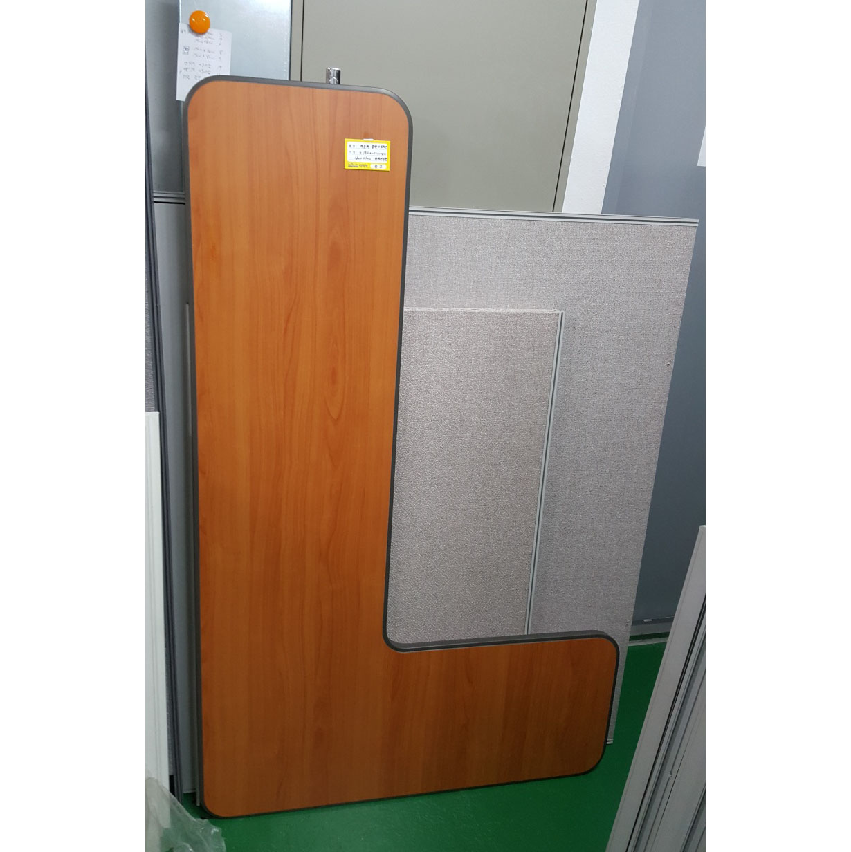 카운터 상판 + 파티션 1600*1000(파티션포함)