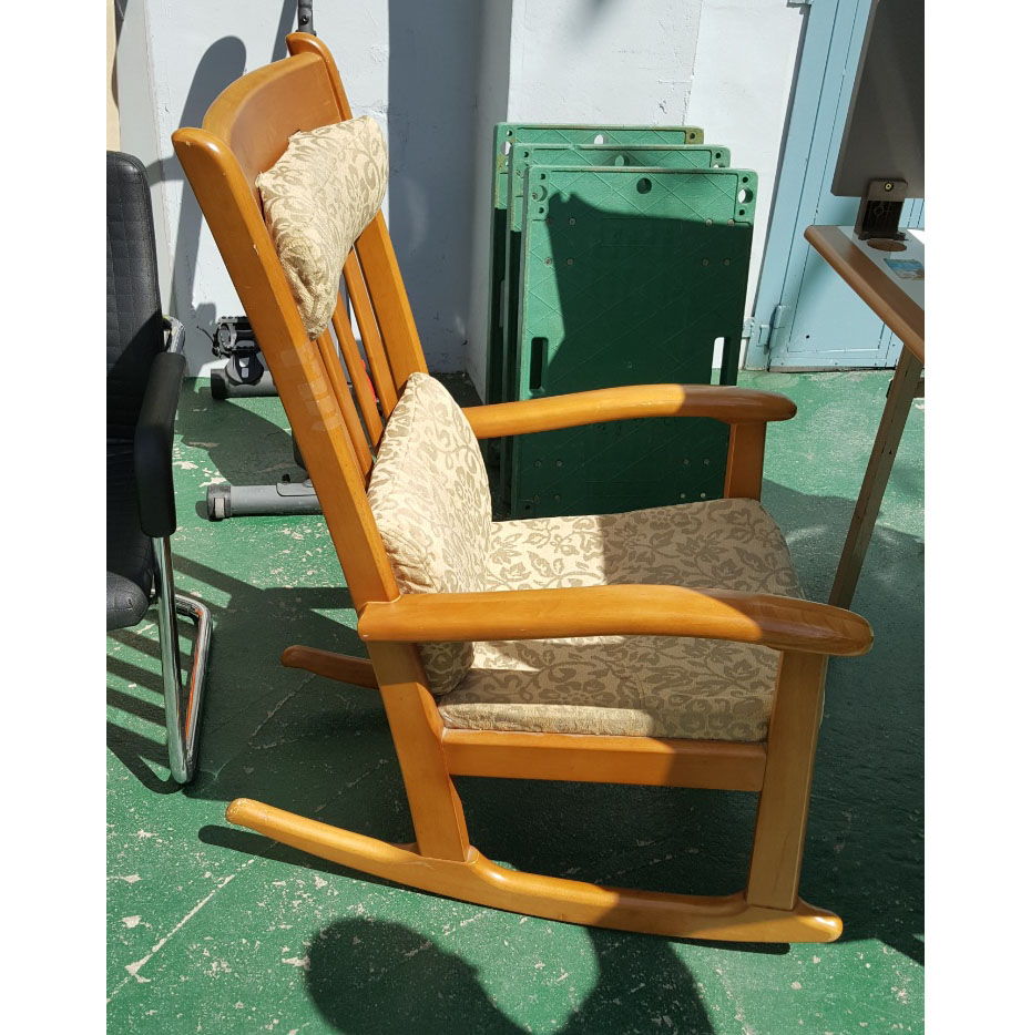 원목 흔들의자
