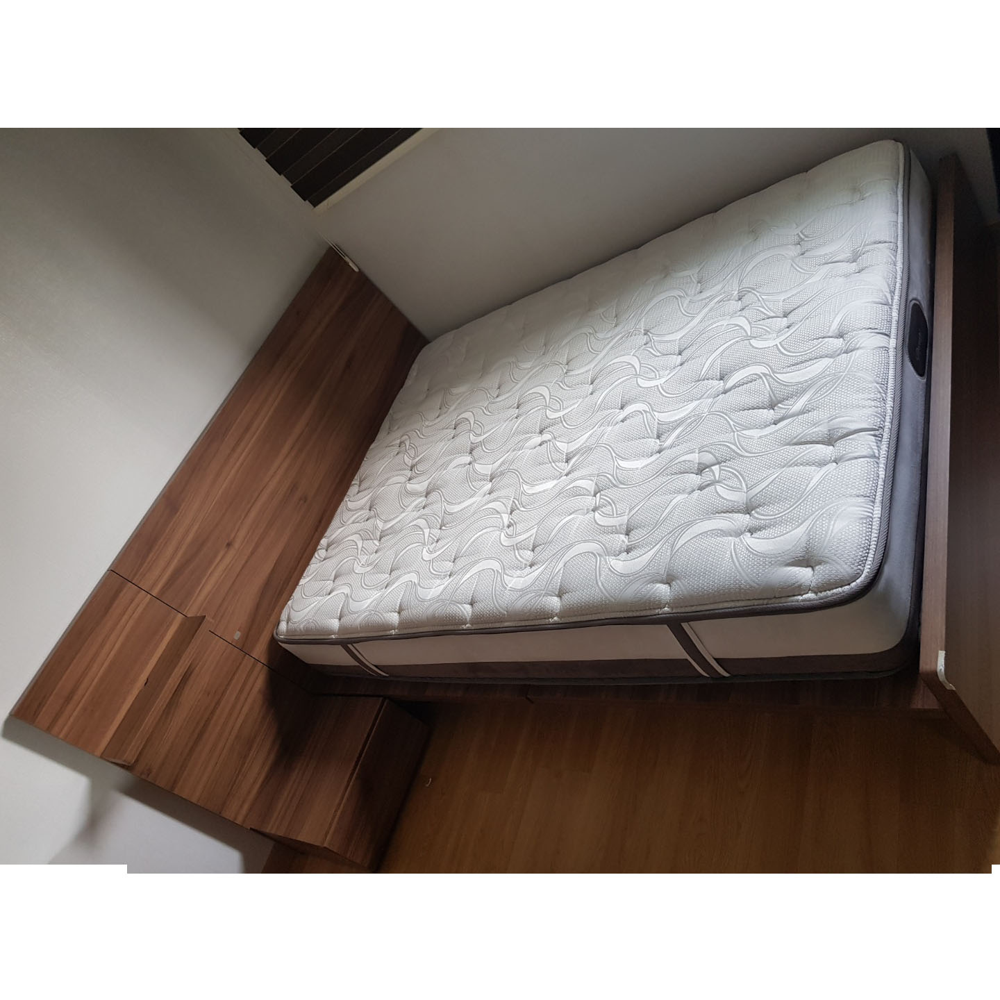 시몬스 침대 퀸