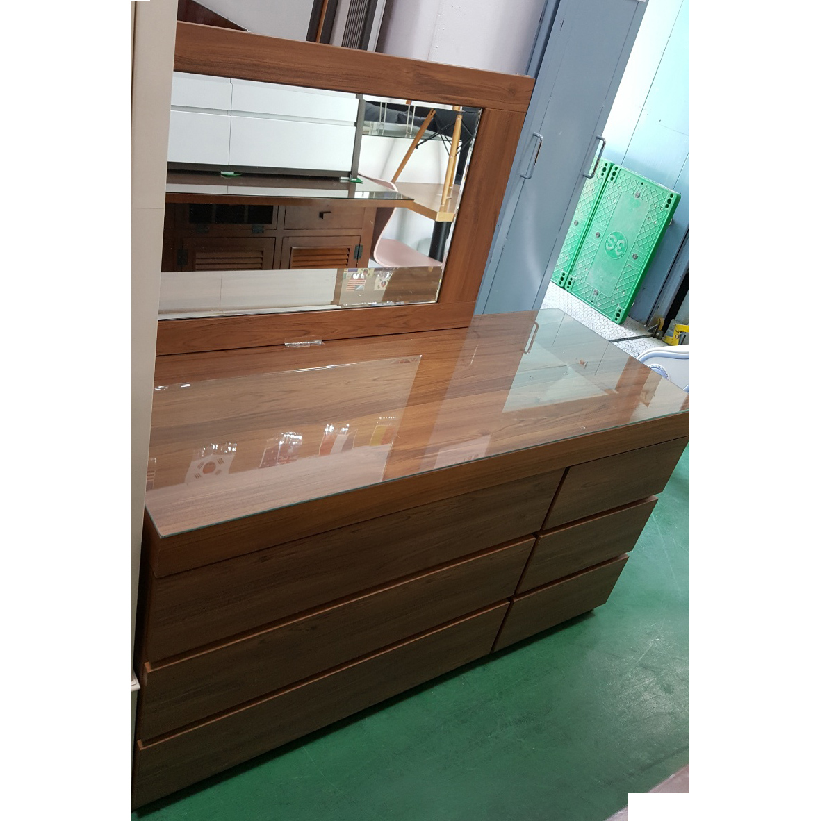 시몬스 서랍장겸 화장대