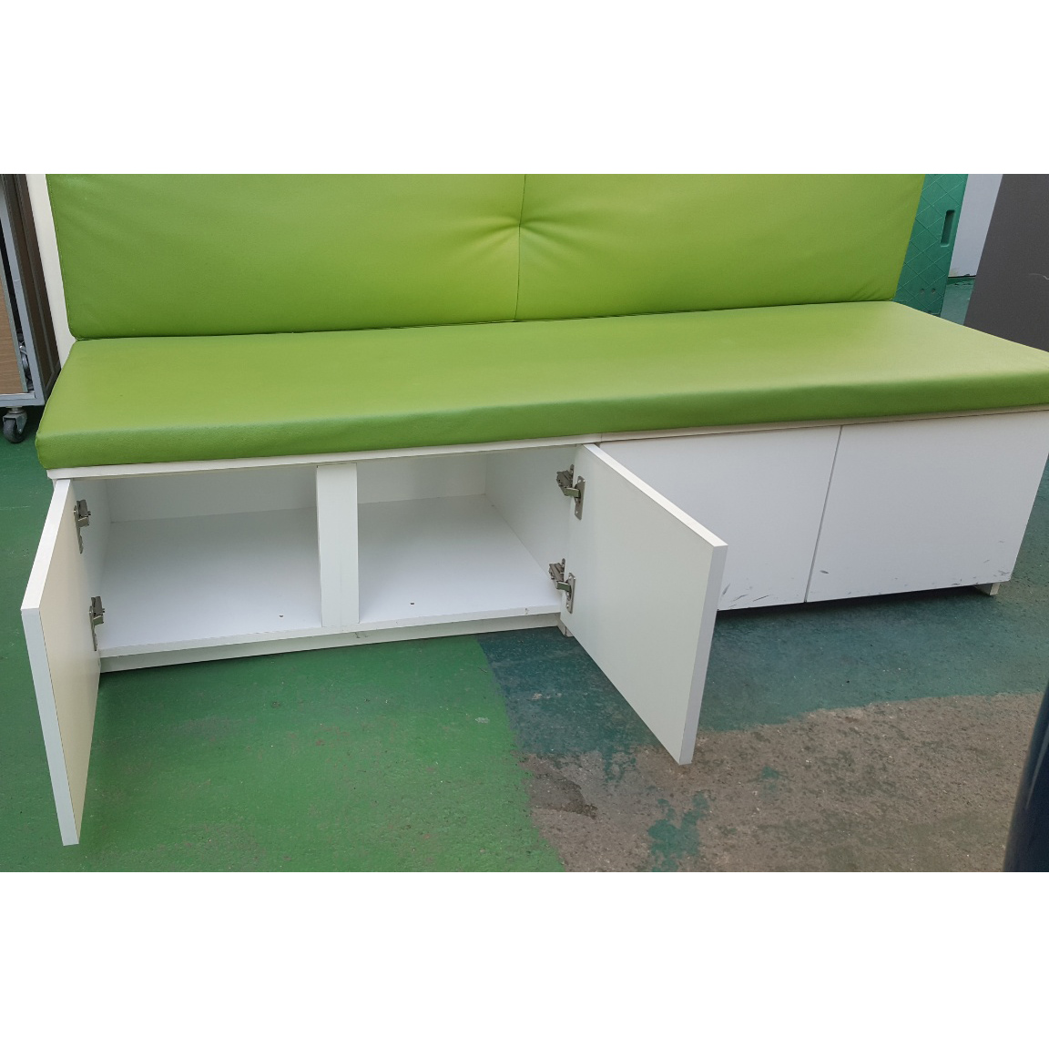 수납형 대기의자