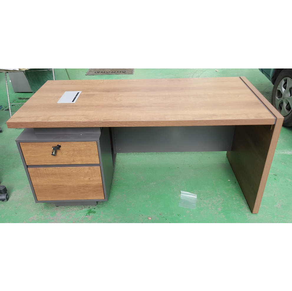 중역 책상 서랍 포함