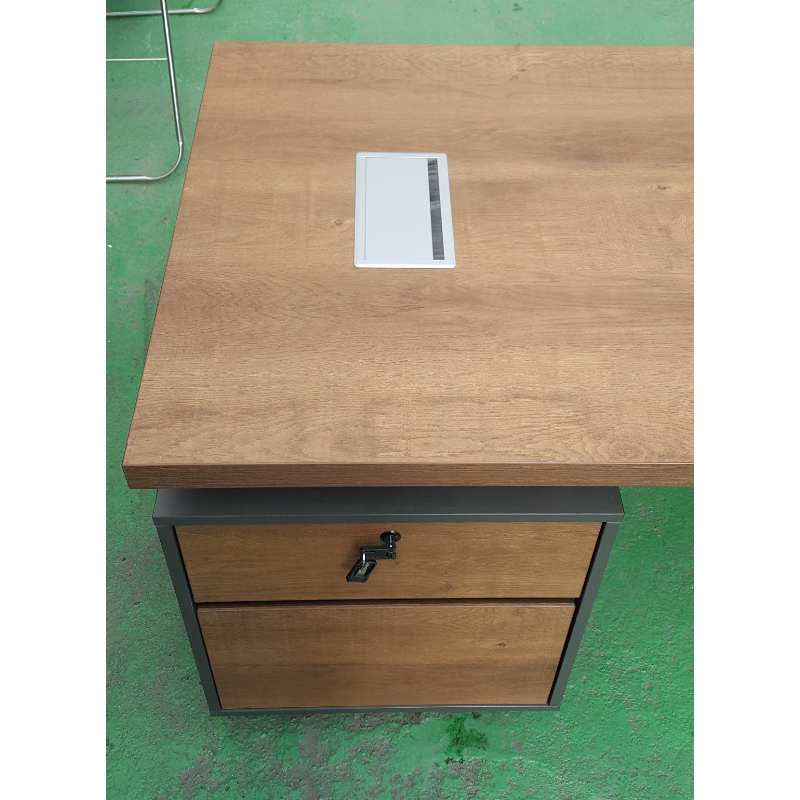 중역 책상 서랍 포함