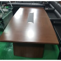 중역 회의용 테이블