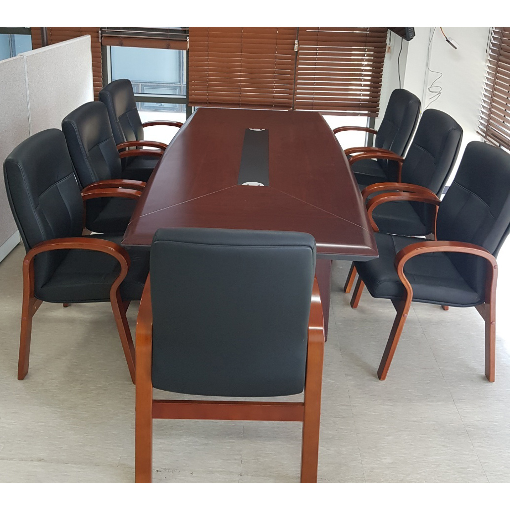 중역 회의용 테이블