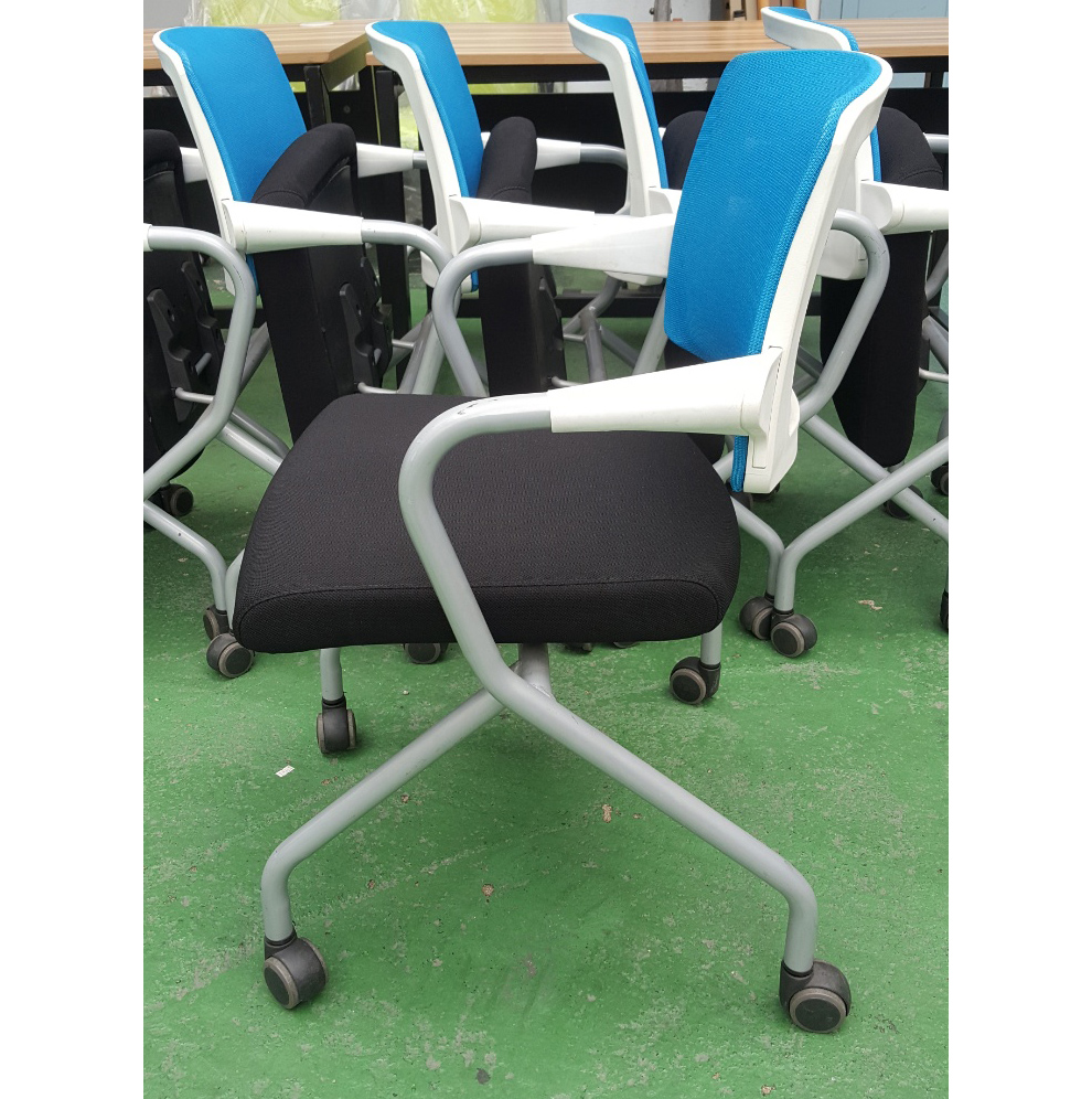 플러키 의자 9EA