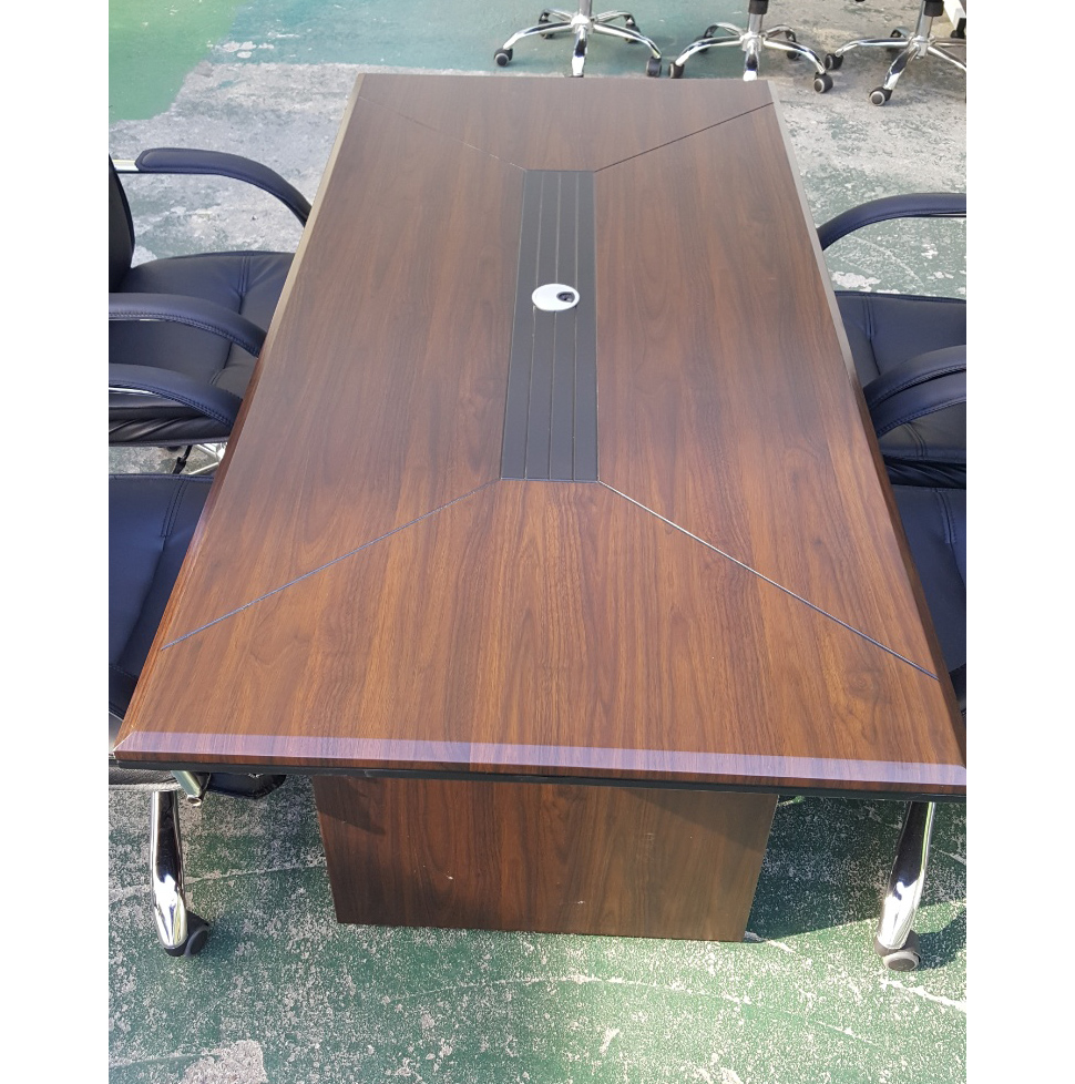 중역 회의용 테이블
