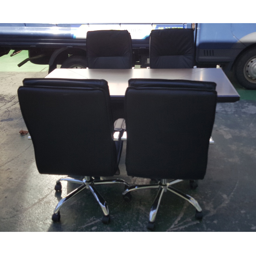 중역 회의용 테이블