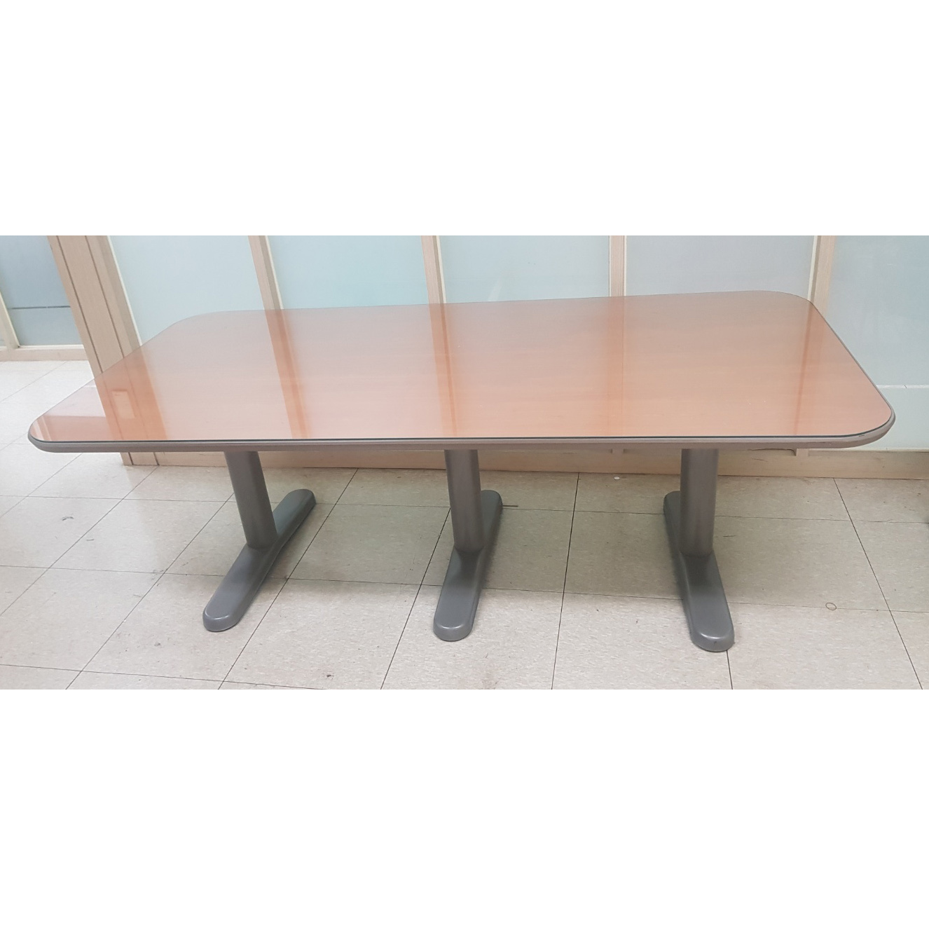 회의용 테이블 유리포함