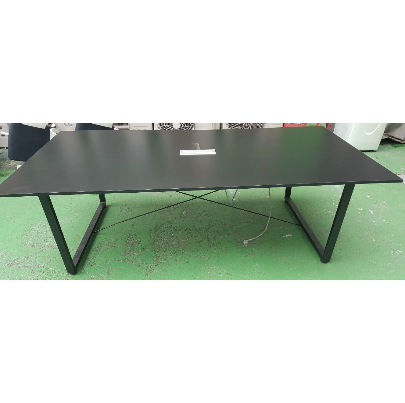 회의용 테이블 .멀티탭