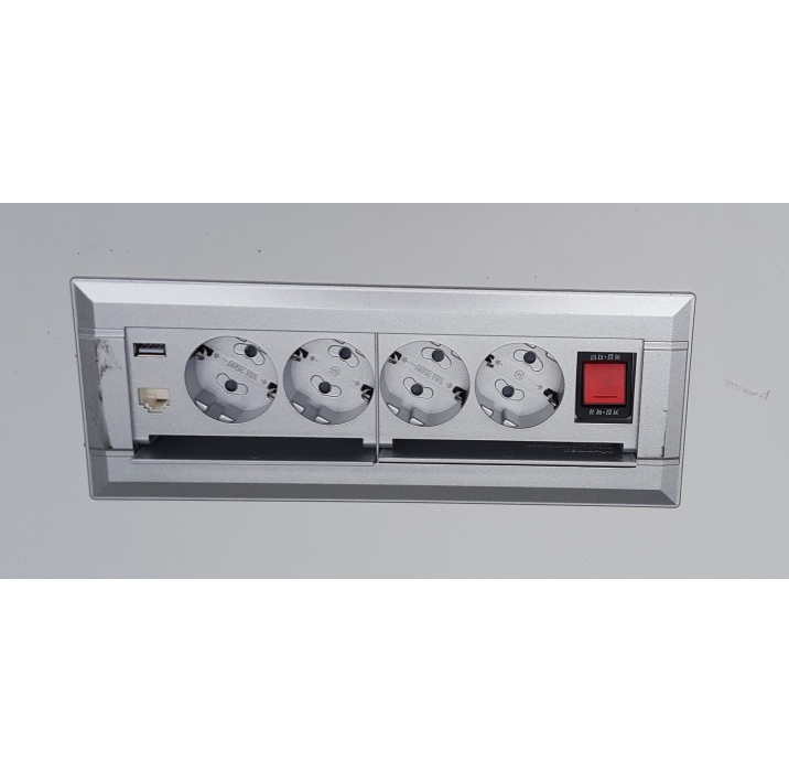 회의용 테이블 멀티탭