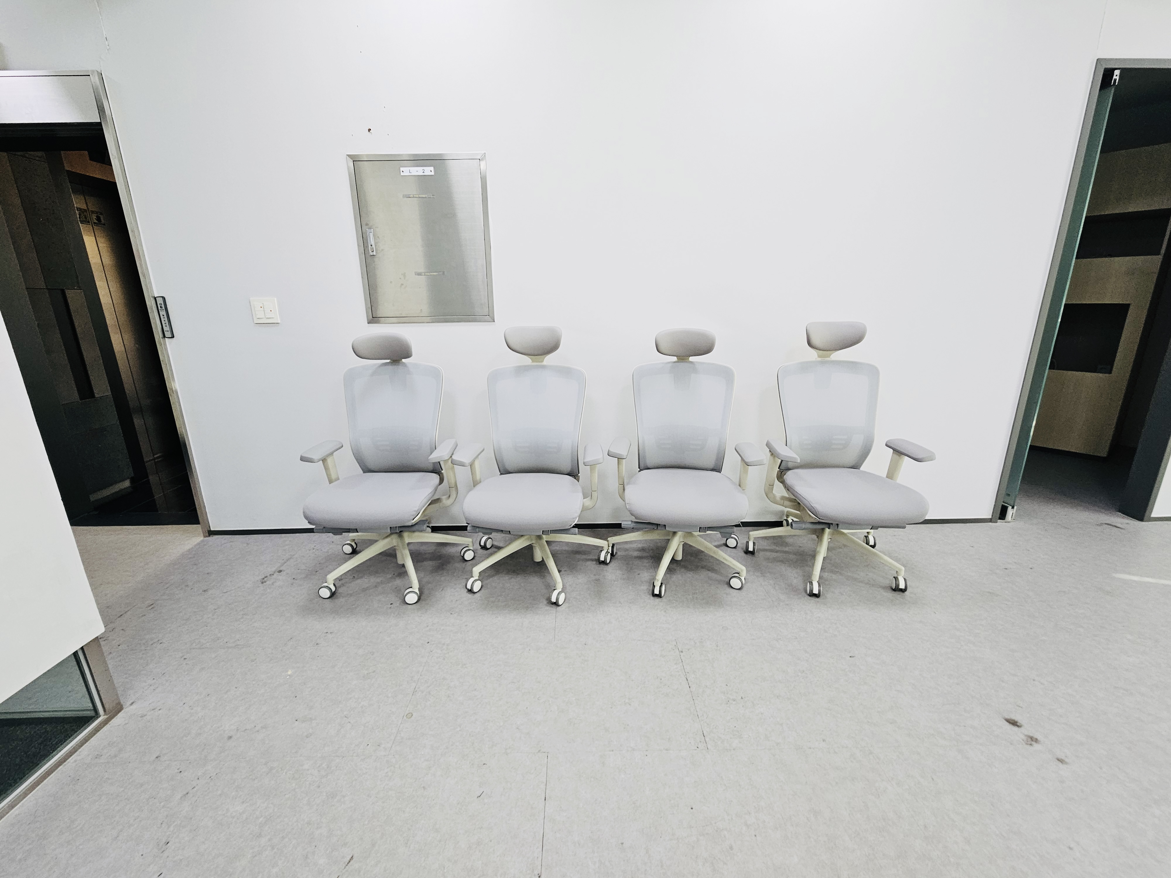 코아스 메쉬 의자